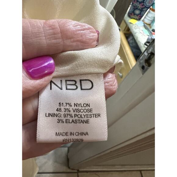 Revolve NBD cream Only Yours Midi Dress Lace Overlay Strappy Sz M - Picture 8 of 9